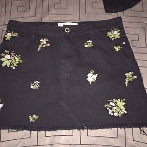 “mini” skirt NEVER WORN